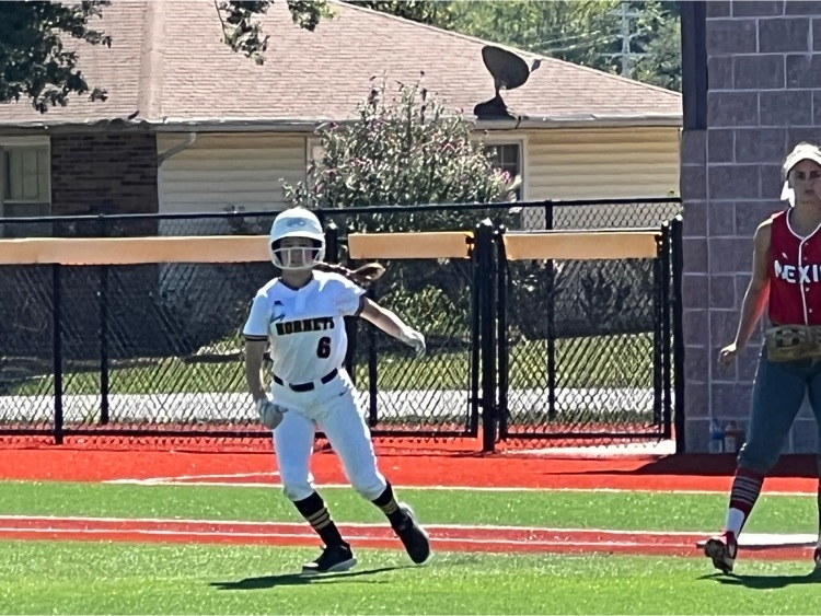 Addi with a lead off first base